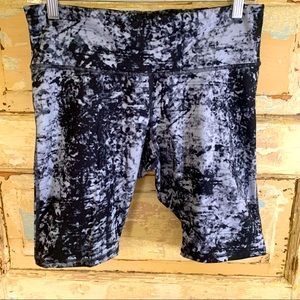 Champion Women’s L black/grey tie dyed bike shorts